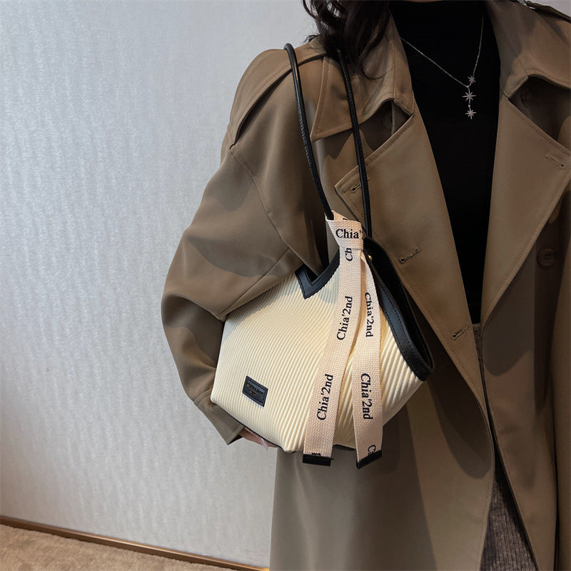 Chic Textured PU Leather Tote Bag with V-Cut Design & Decorative Ribbon Strap Accent(Coffee)