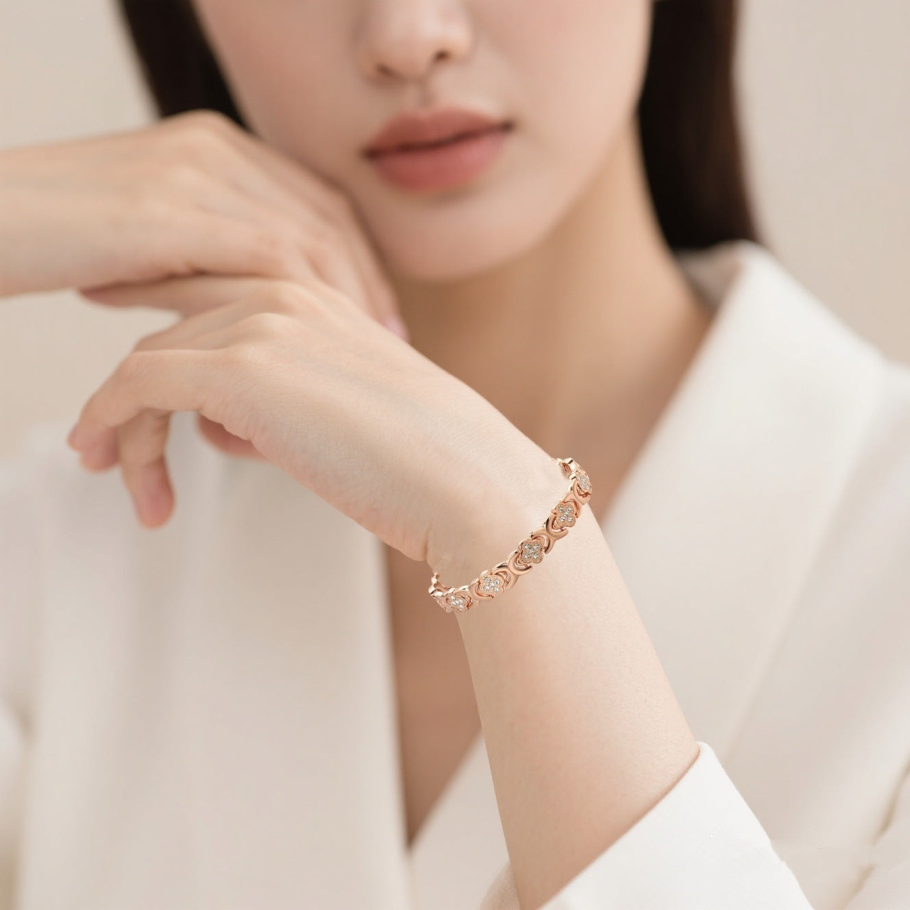 Rose gold New Fashion Lightweight Luxury Four-Leaf Clover Diamond Inlaid Bracelet - Alloy Magnetic Watch Band Style Bracelet for Women + Free Disassembly Tool