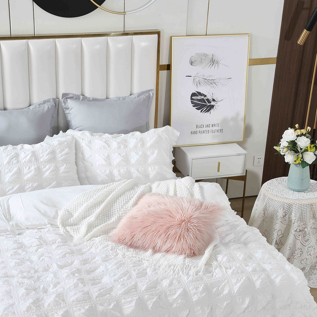 Ruffles Textured Jacquard King Size white Duvet Quilt Cover Set