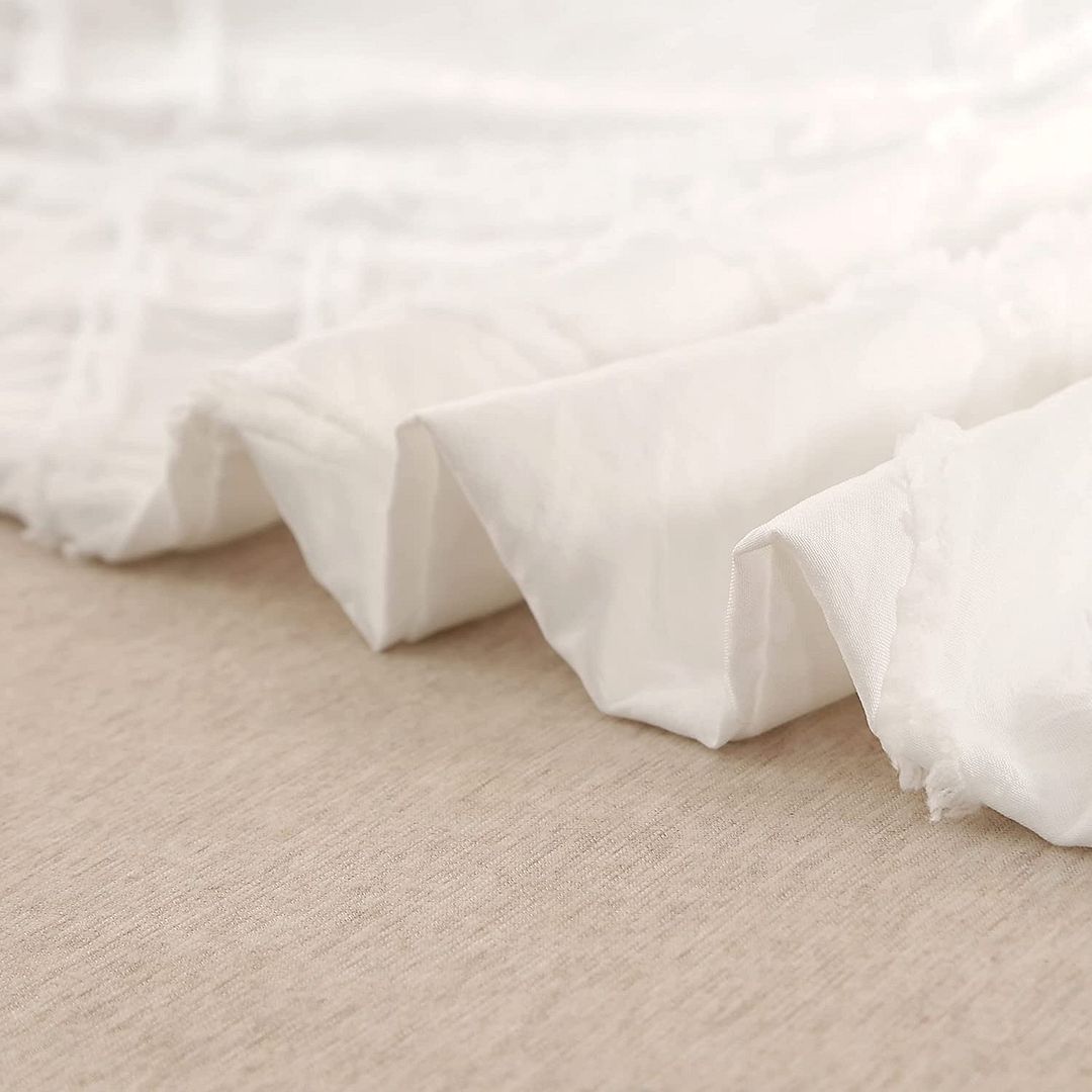 Tufted Diamond Jacquard Super King Size White Duvet Quilt Cover Set