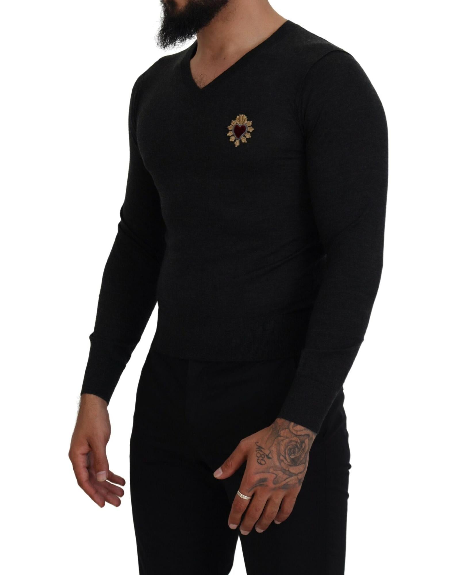 Stunning Dolce &amp; Gabbana V-Neck Sweater with Heart Embroidery 44 IT Men